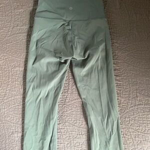 Lululemon Capri Mint Green High-Waisted Leggings